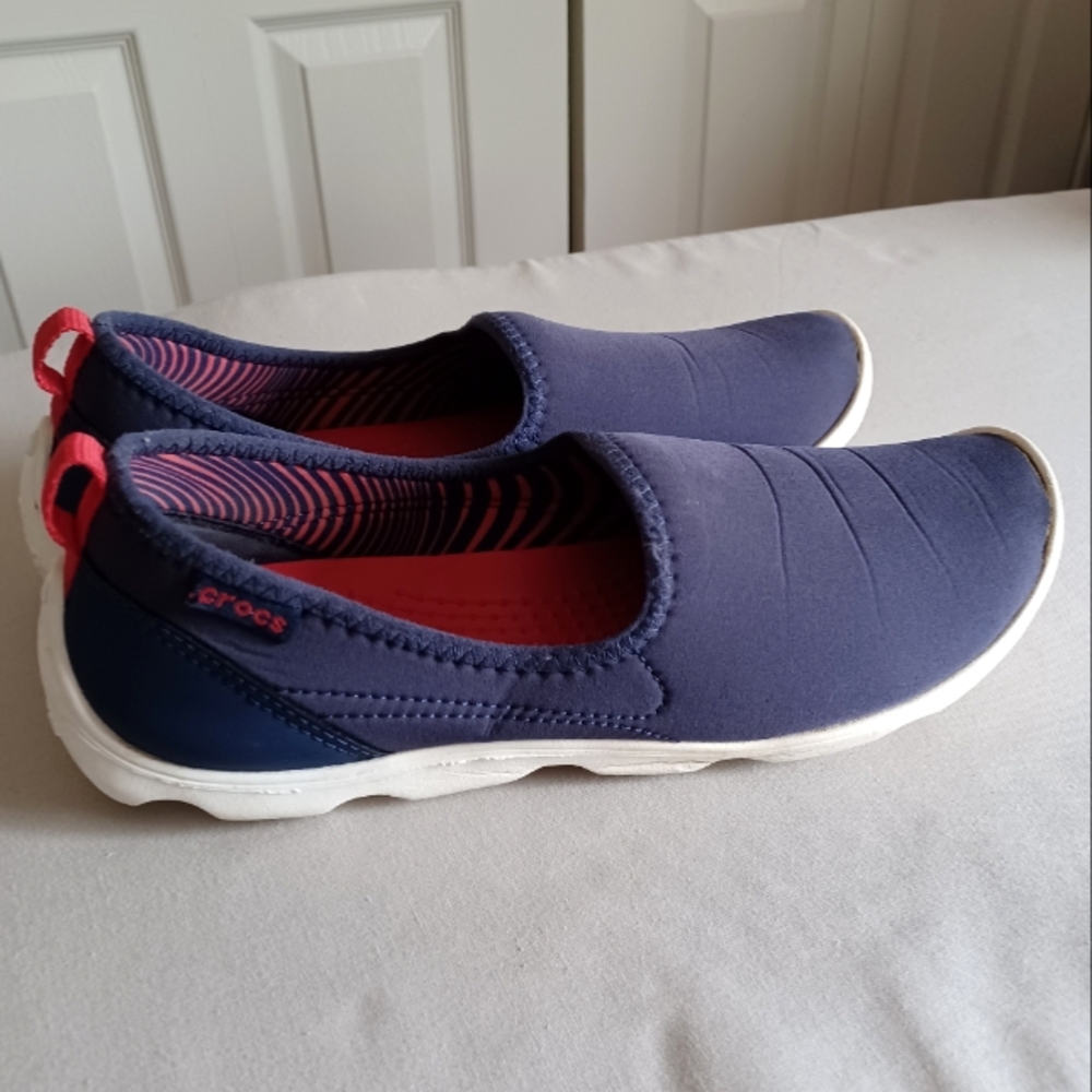 Crocs Duet Busy Day Skimmers Blue Shoes Women's 9 Comfortable, Casual, Everyday